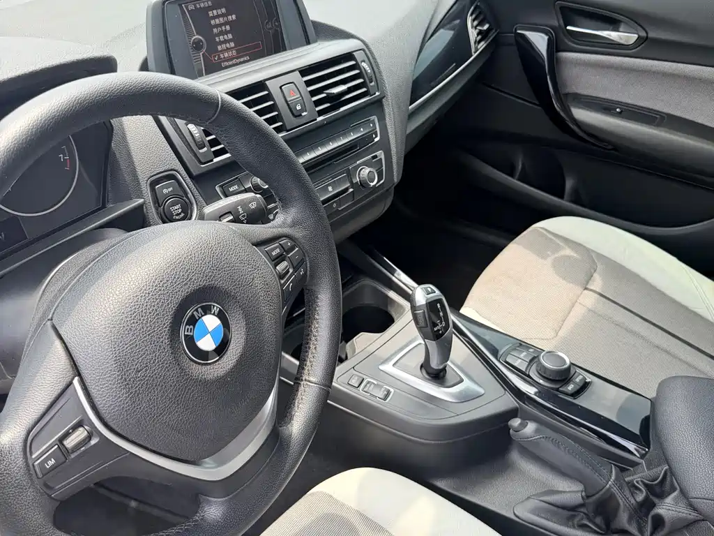 BMW 1 Series 2012 — фото 8