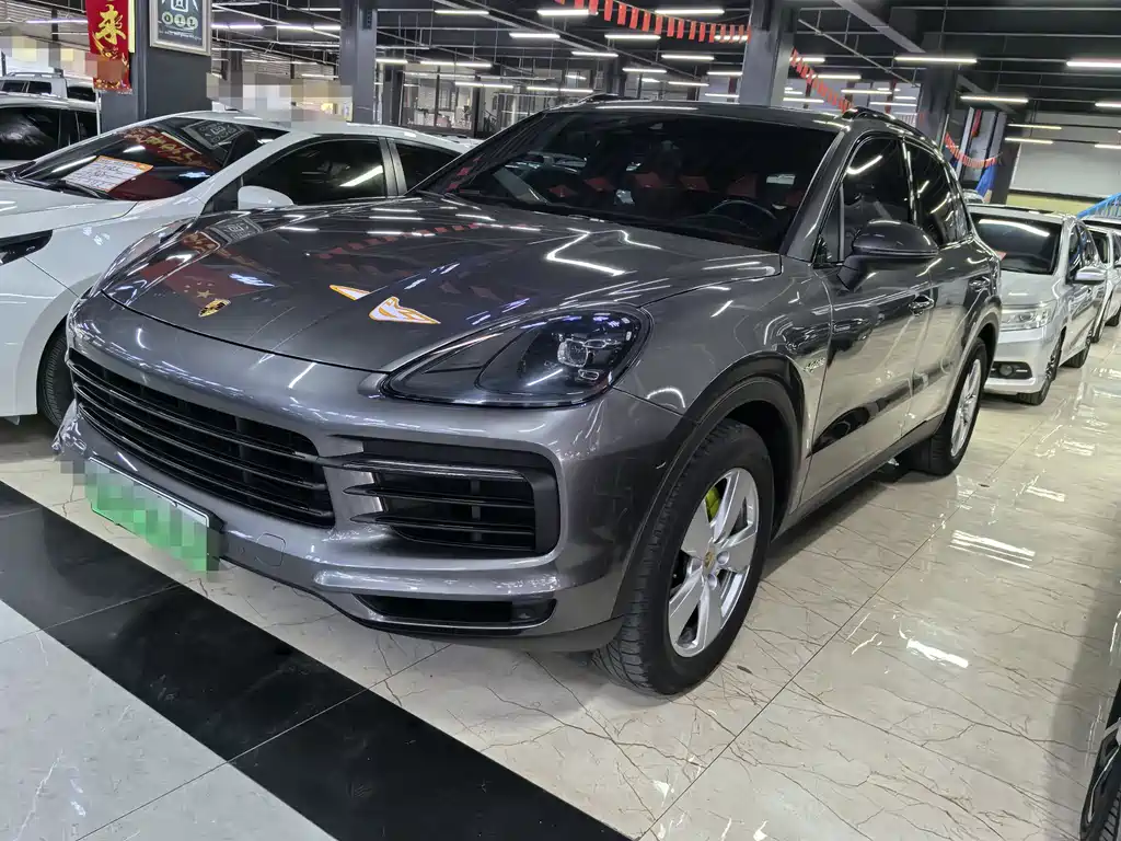 Porsche Cayenne Hybrid 2019 — фото 1