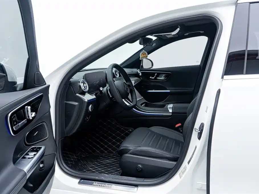 Mercedes-Benz C-Class 2026 — фото 17