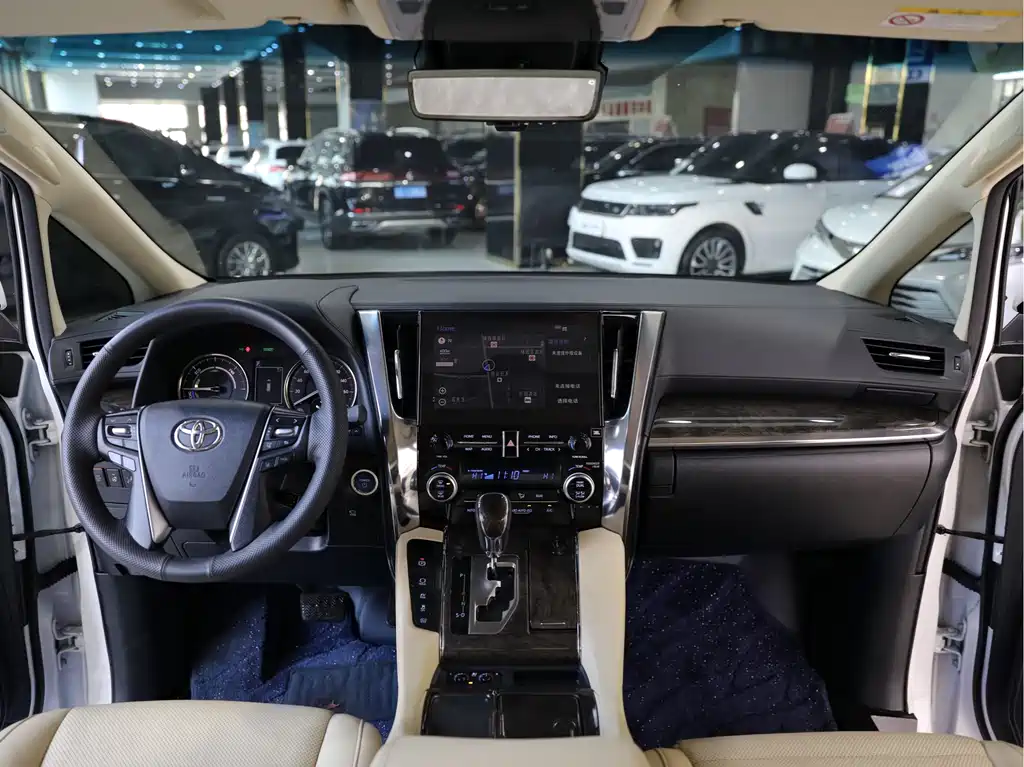 Toyota Vellfire 2023 — фото 12