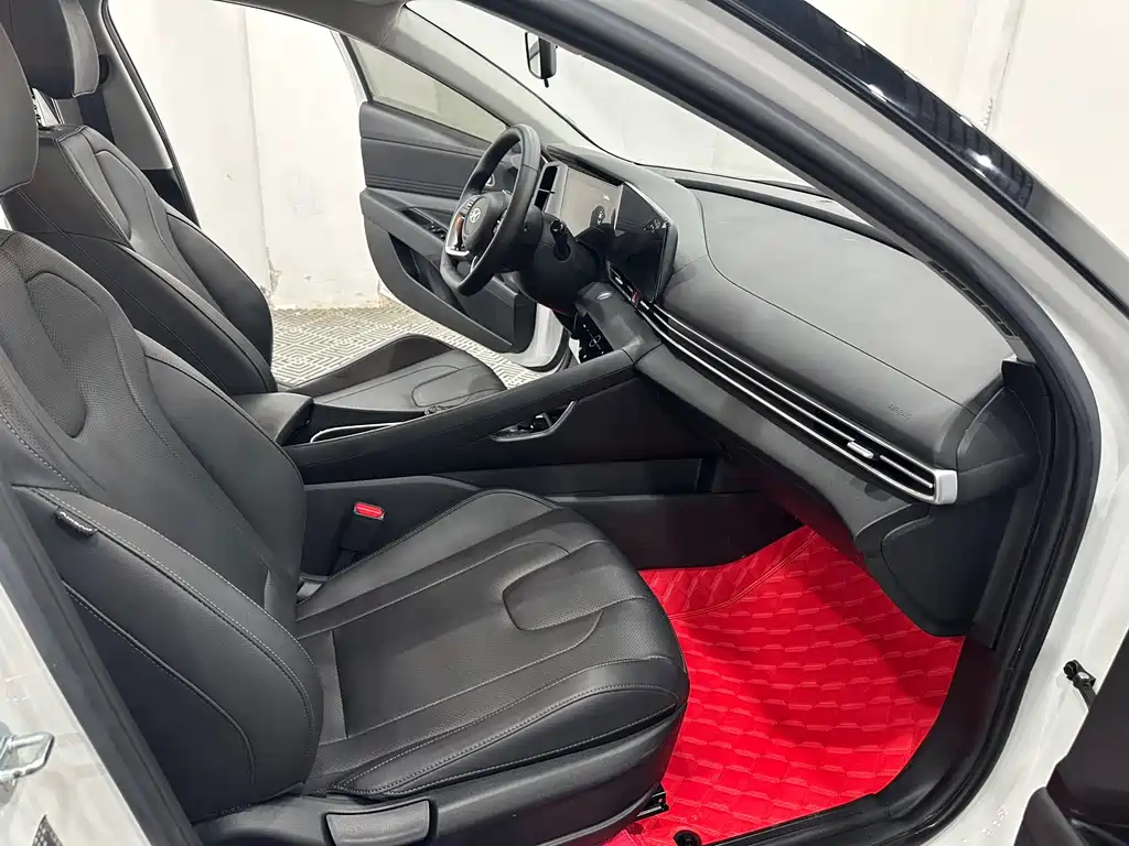 Hyundai Elantra 2022