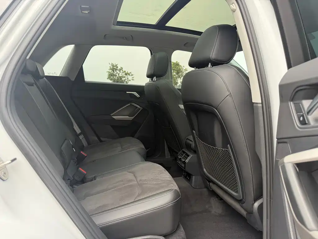 Audi Q3 2023 — фото 10