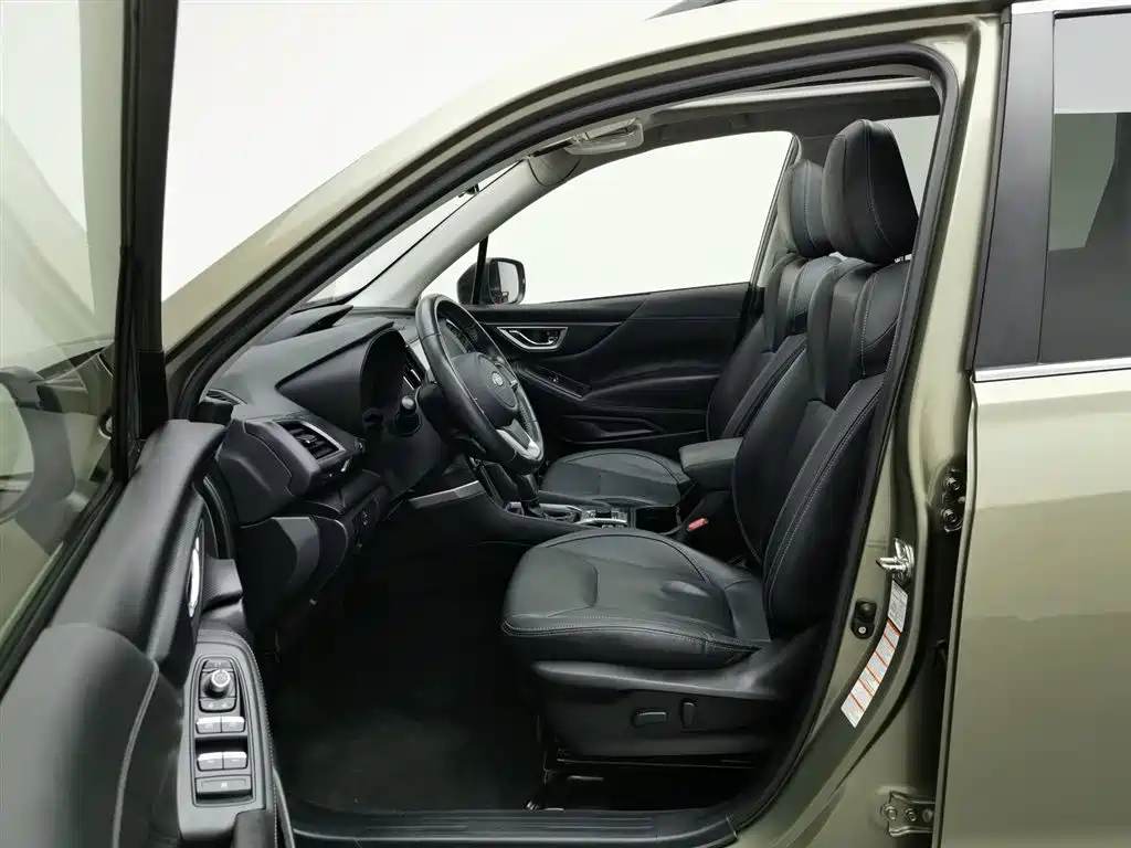 Subaru Forester 2019 — фото 10