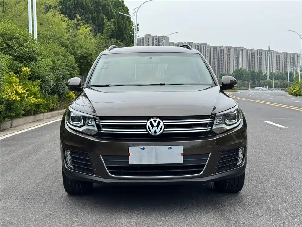 Volkswagen Tiguan 2013 — фото 2