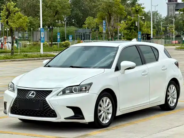 Lexus CT 2012