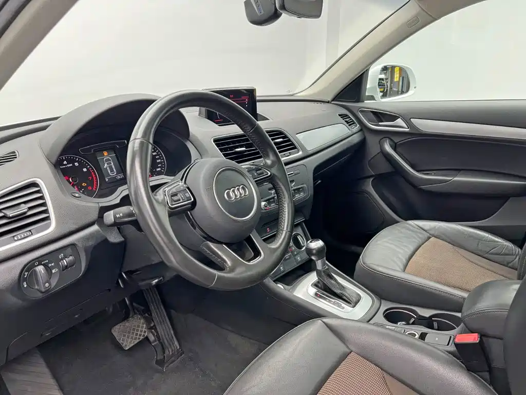 Audi Q3 2018 — фото 13