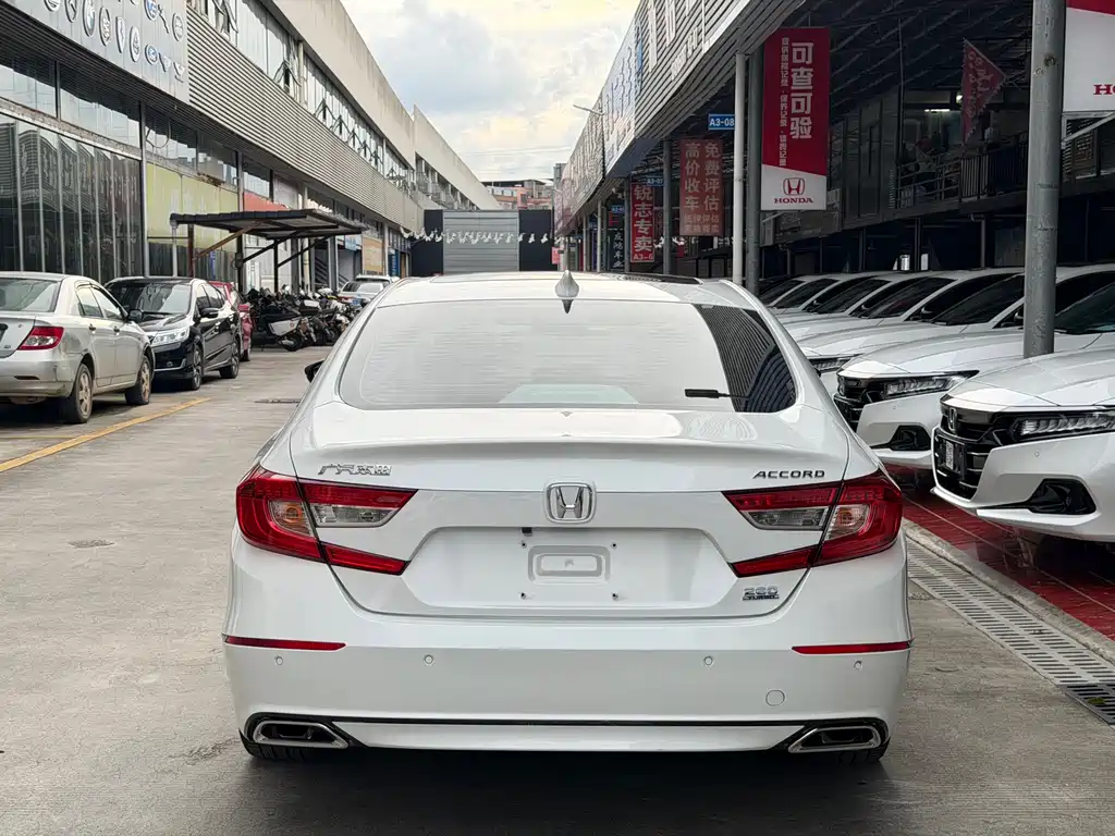 Honda Accord 2018 — фото 9
