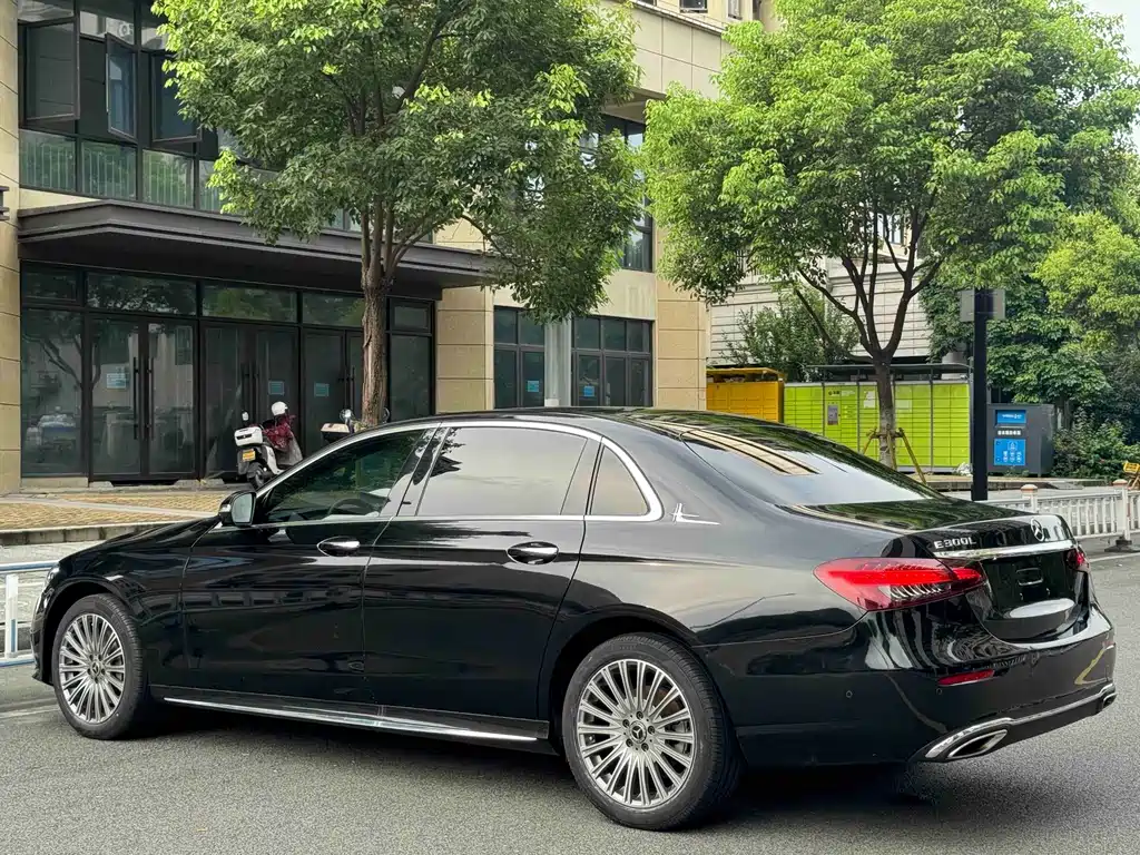 Mercedes-Benz E-Class 2020 — фото 9