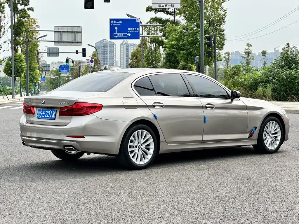 BMW 5 Series 2019 — фото 7