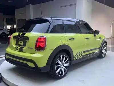 MINI MINI 2023