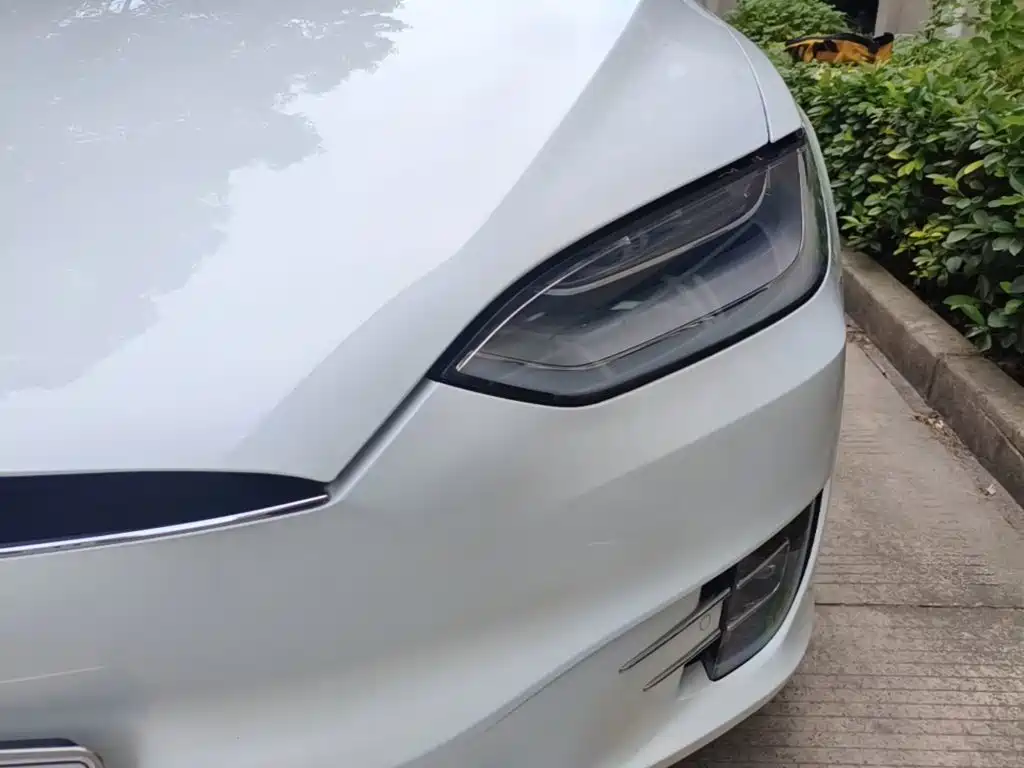 Tesla Model X 2020 — фото 24