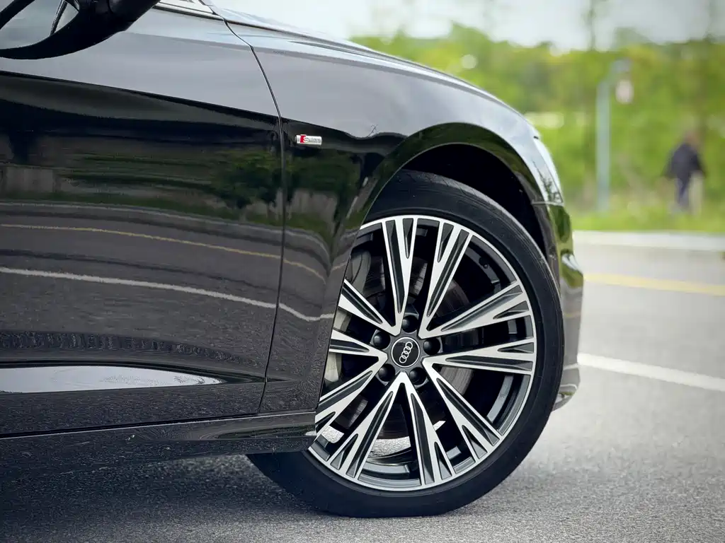 Audi A6L 2023