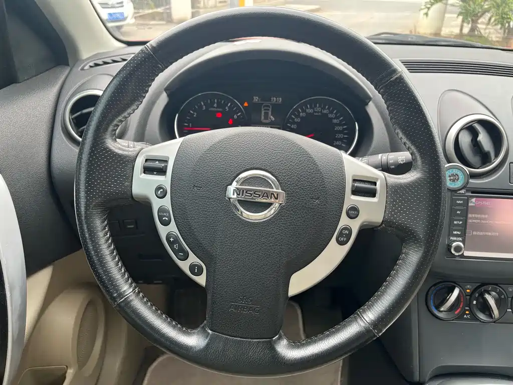 Nissan Qashqai 2012 — фото 16