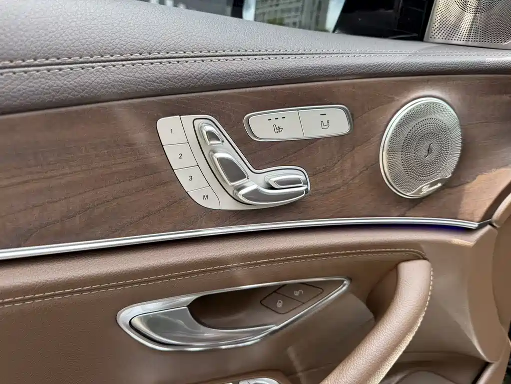Mercedes-Benz E-Class 2020 — фото 21