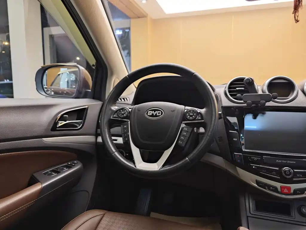 BYD S7 2015 — фото 14