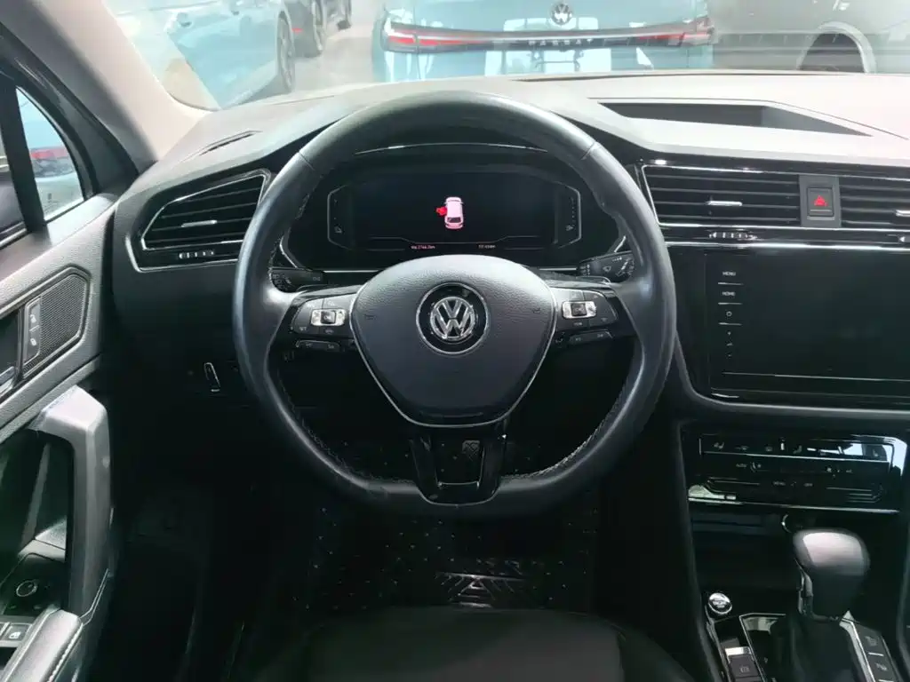 Volkswagen Tiguan L Plug-In Hybrid 2020 — фото 17