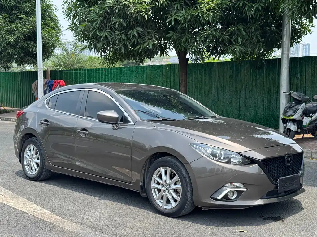 Mazda 3 Angkesela 2015