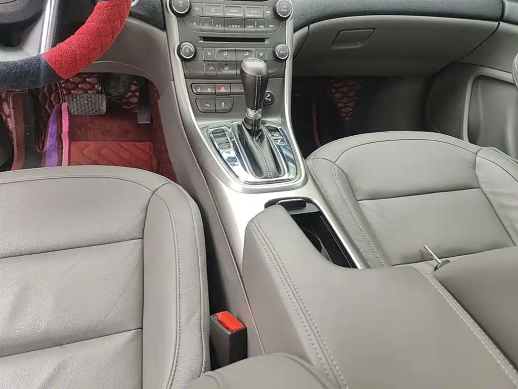Chevrolet Malibu 2015 — фото 14