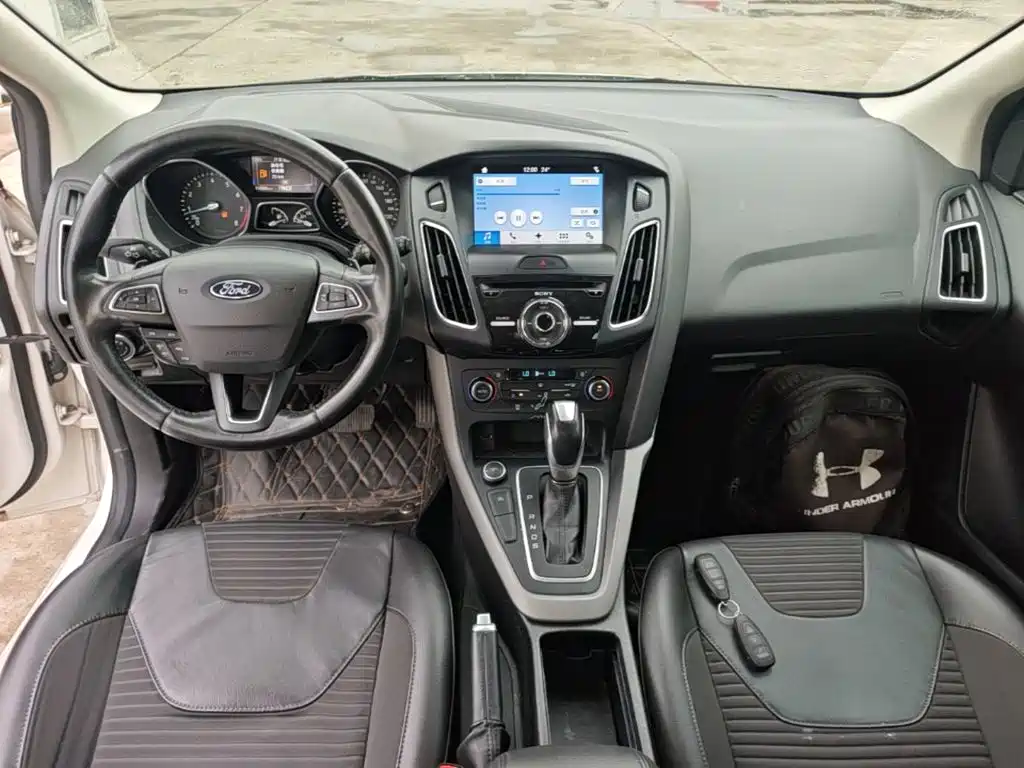 Ford Focus 2017 — фото 10