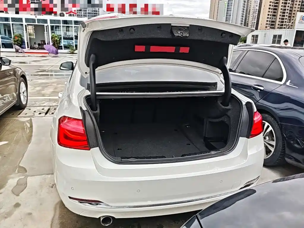 BMW 3 Series 2016 — фото 19