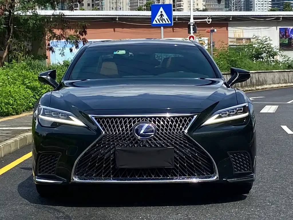 Lexus LS 2023