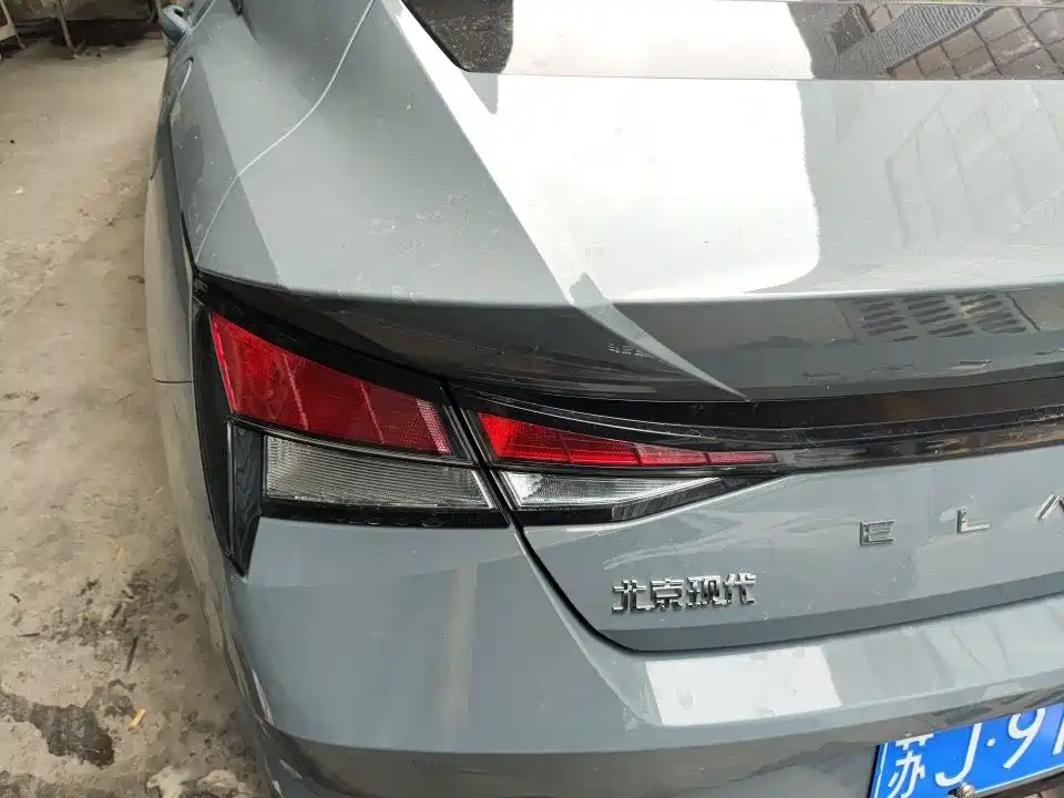Hyundai Elantra 2023 — фото 13