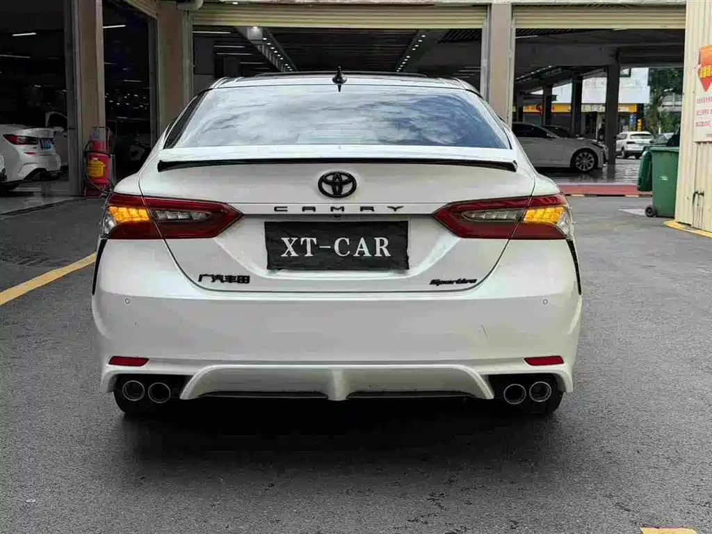 Toyota Camry 2022 — фото 9