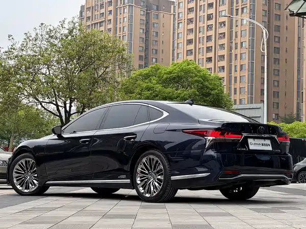 Lexus LS 2018