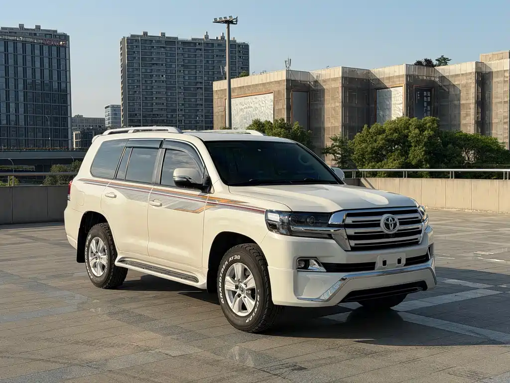 Toyota Land Cruiser 2019 — фото 3