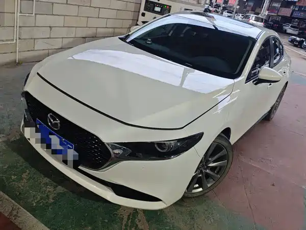 Mazda 3 Axela 2022