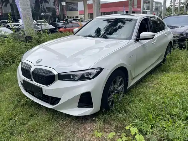 BMW i3 2025