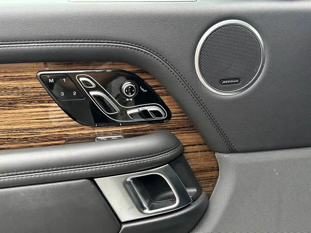 Land Rover Range Rover 2018 — фото 10