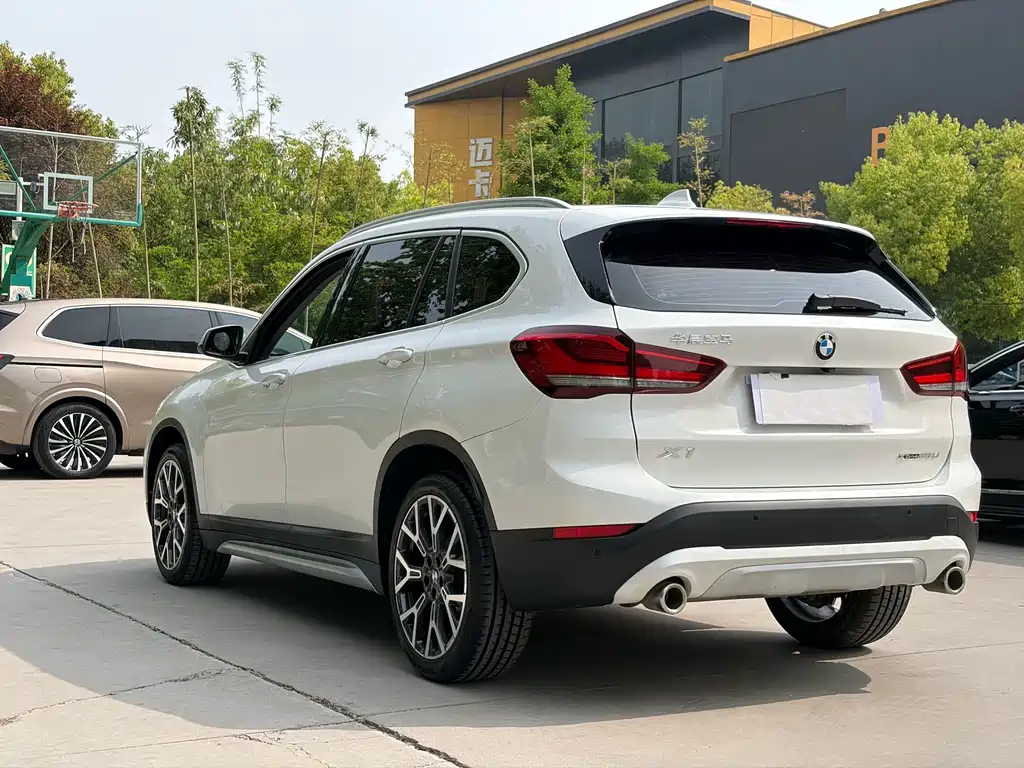 BMW X1 2022 — фото 4