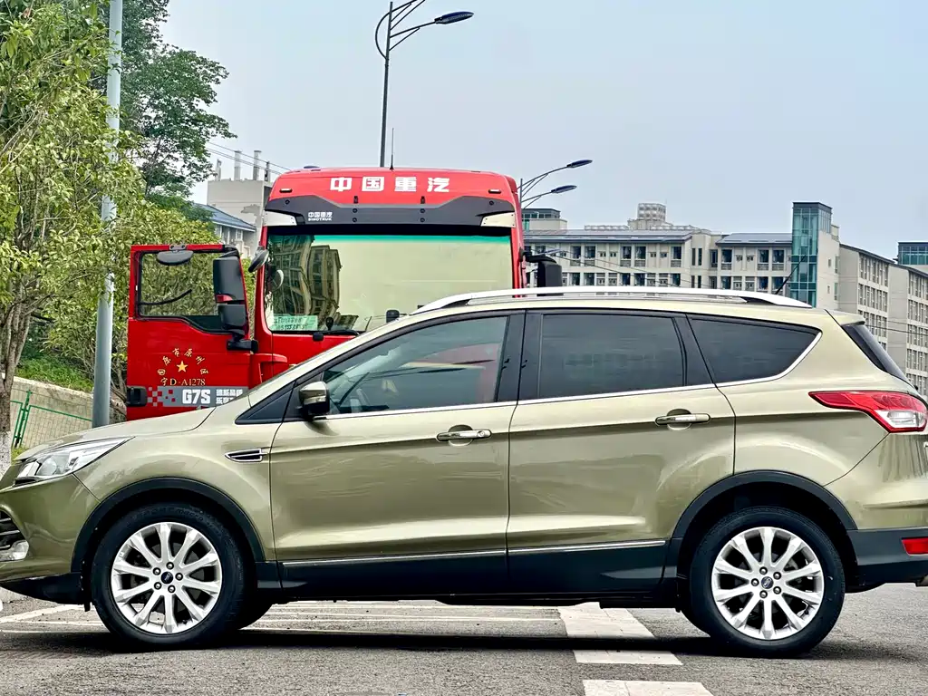 Ford Kuga 2014 — фото 8