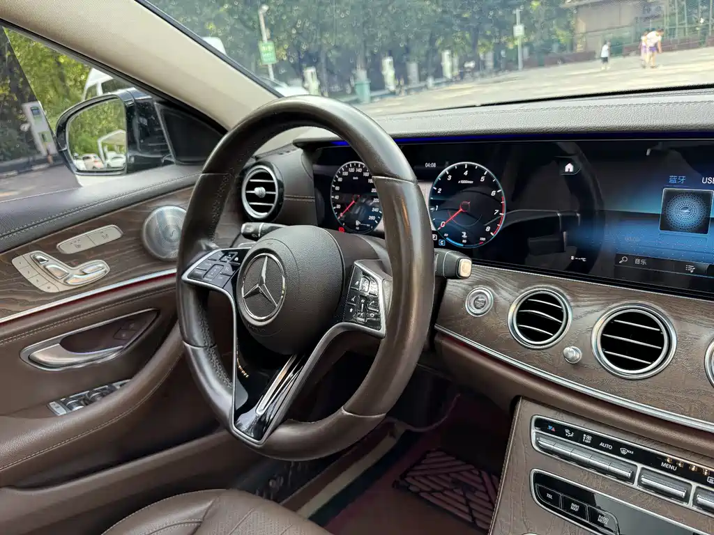 Mercedes-Benz E-Class 2020 — фото 14