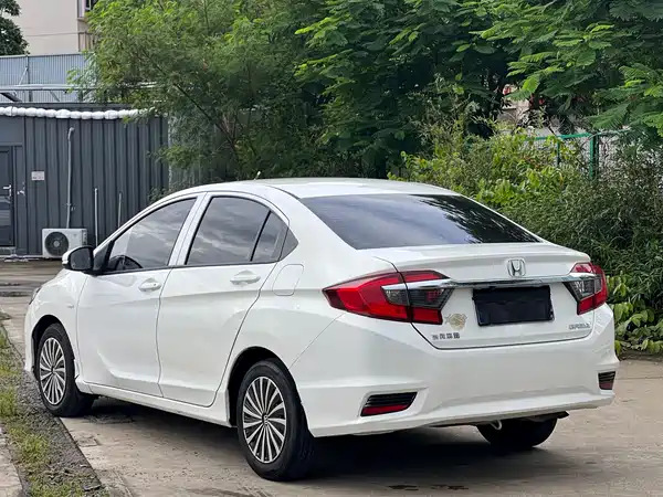Honda Greiz 2016