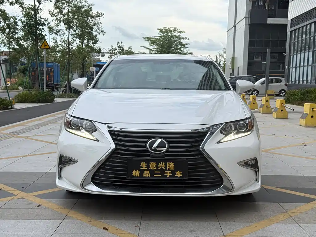 Lexus ES 2017 — фото 2