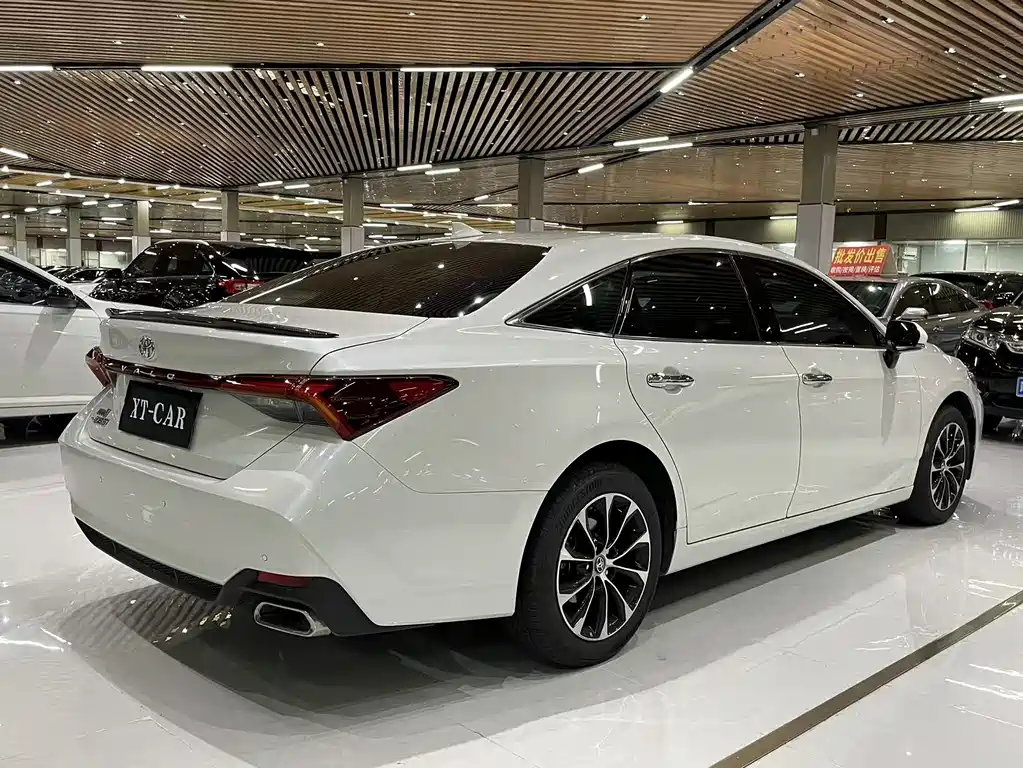 Toyota Avalon 2022 — фото 13