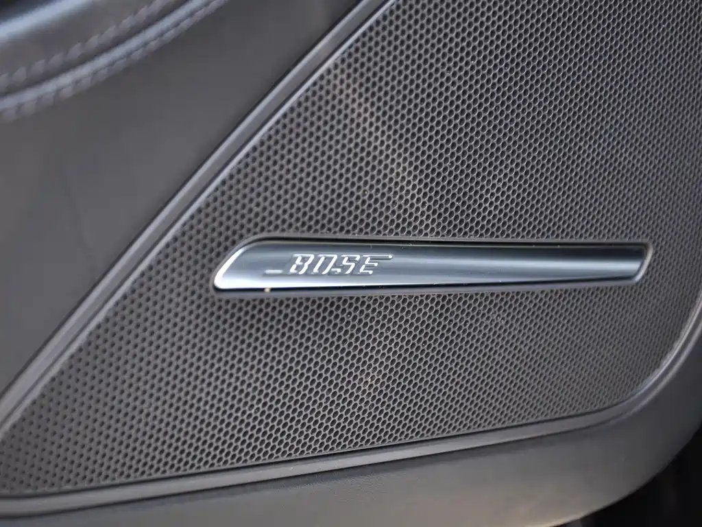 Audi A8 2012 — фото 13