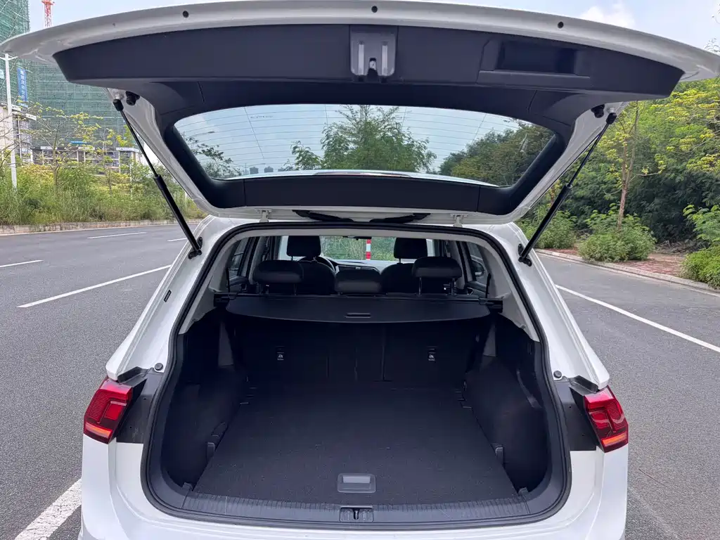 Volkswagen Tiguan L 2019 — фото 12