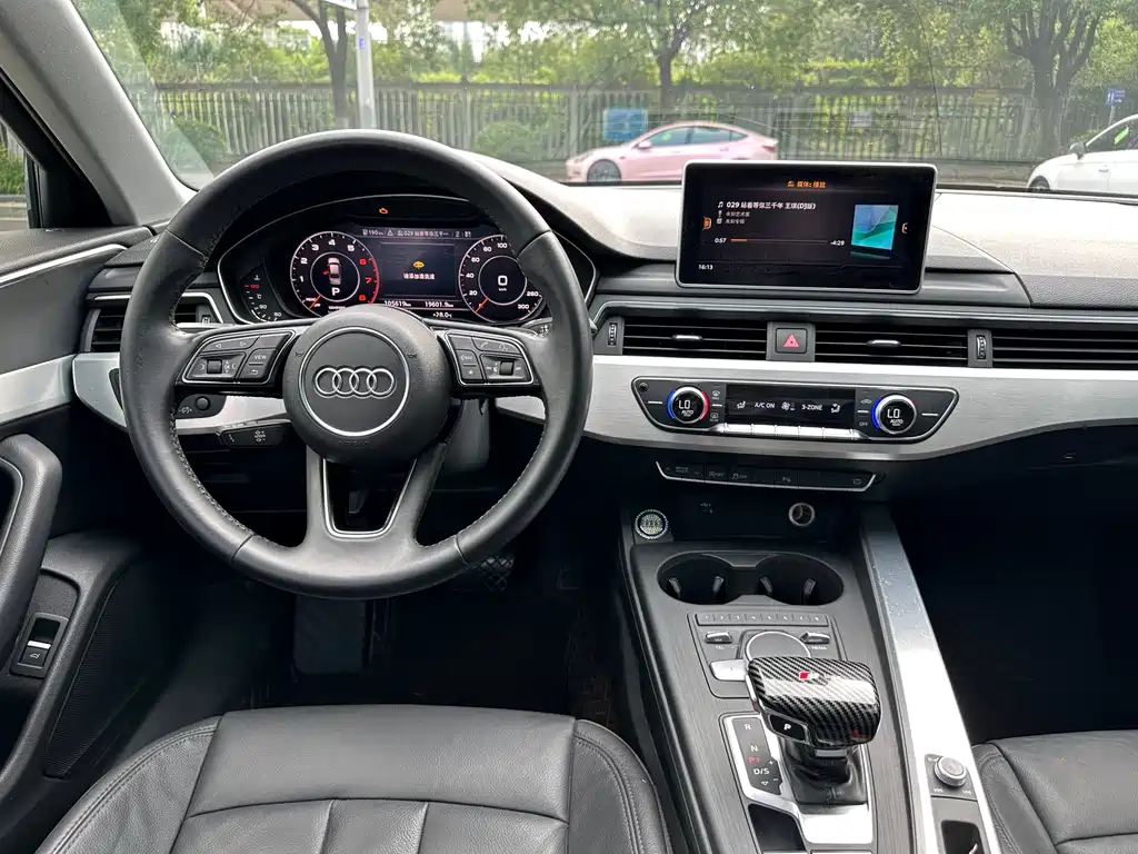 Audi A4L 2018 — фото 14
