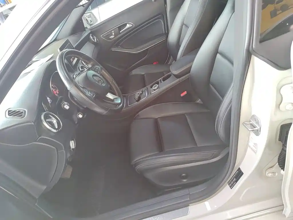 Mercedes-Benz CLA 2018 — фото 15