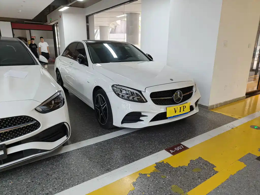 Mercedes-Benz C-Class 2021