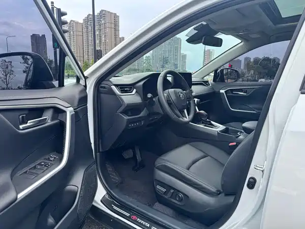 Toyota RAV4 2023