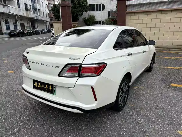 Venucia D60 EV 2021