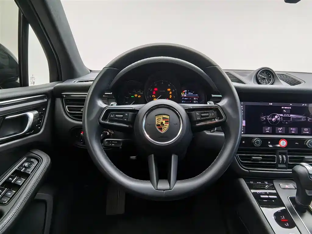 Porsche Macan 2024 — фото 11