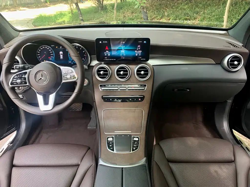 Mercedes-Benz GLC 2023