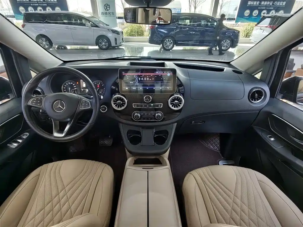 Mercedes-Benz Vito 2023 — фото 20