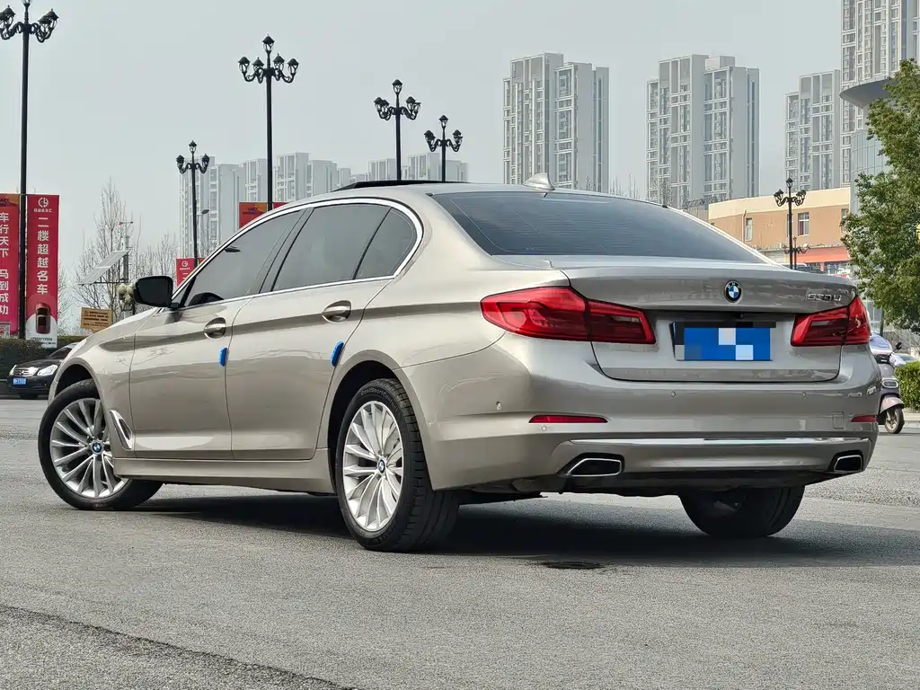 BMW 5 Series 2019 — фото 8