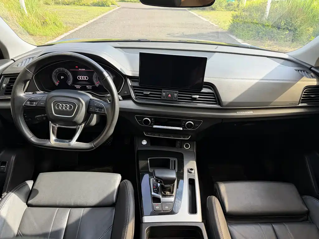 Audi Q5L 2022 — фото 11